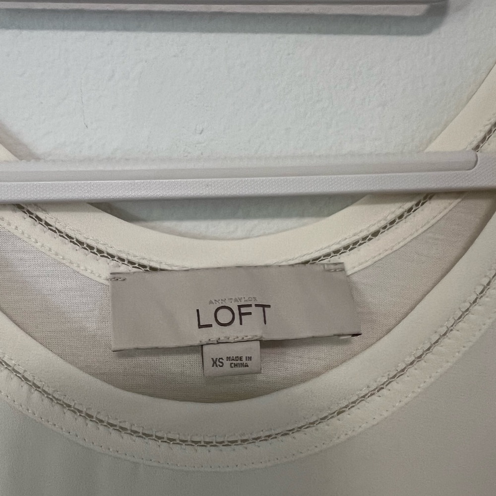 LOFT Ann Taylor Cream Flowy Tank - Picture 2 of 7
